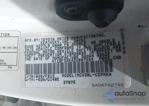 2002 Toyota Camry Le V6 z USA, uszkodzony, nr VIN 4T1BF32K42U007564